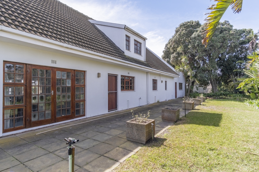 6 Bedroom Property for Sale in Schaap Kraal Western Cape